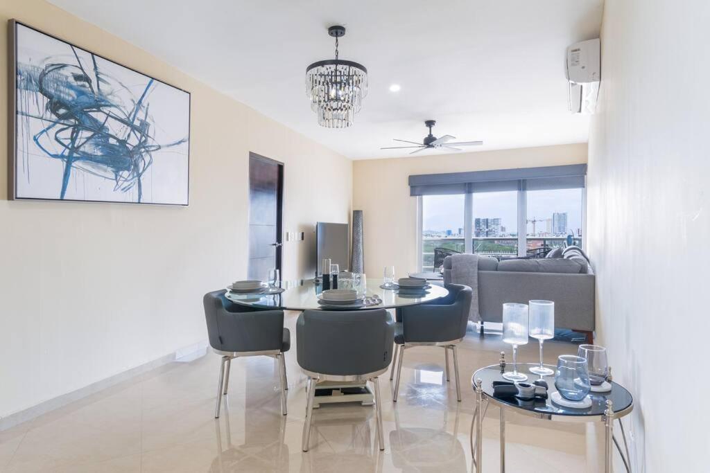 Lujo En Alturas Dpto En Zona Tranquila Apartamento